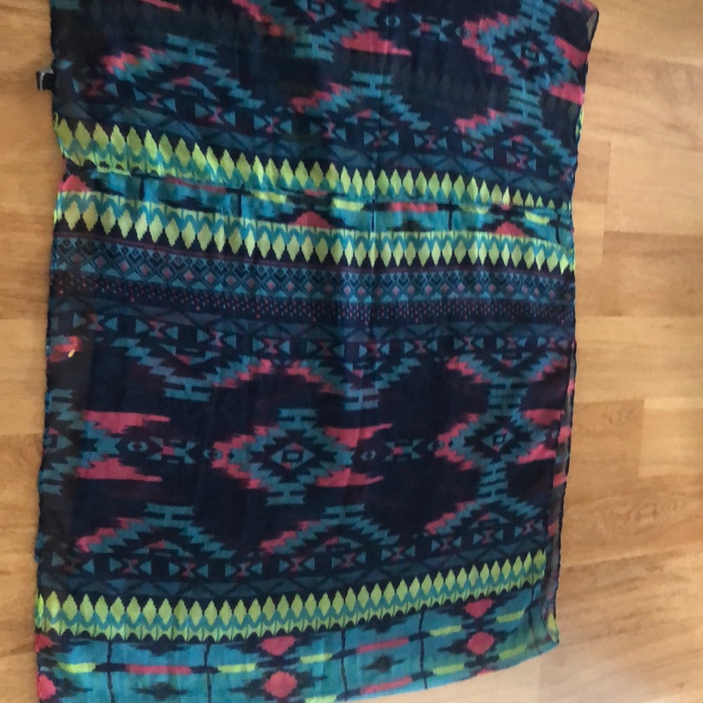 Target patterned scarf